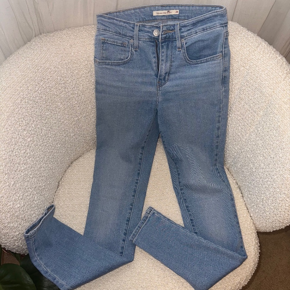 Levi’s High Rise Skinny